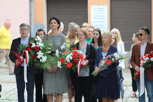 (photo)