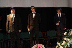  (photo)