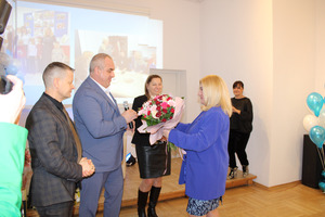  (photo)