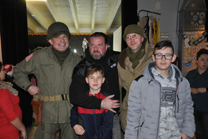  (photo)
