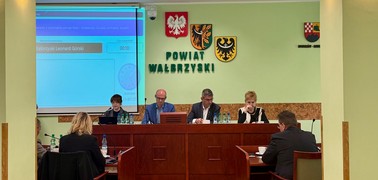 XIV SESJA RADY POWIATU WAŁBRZYSKIEGO